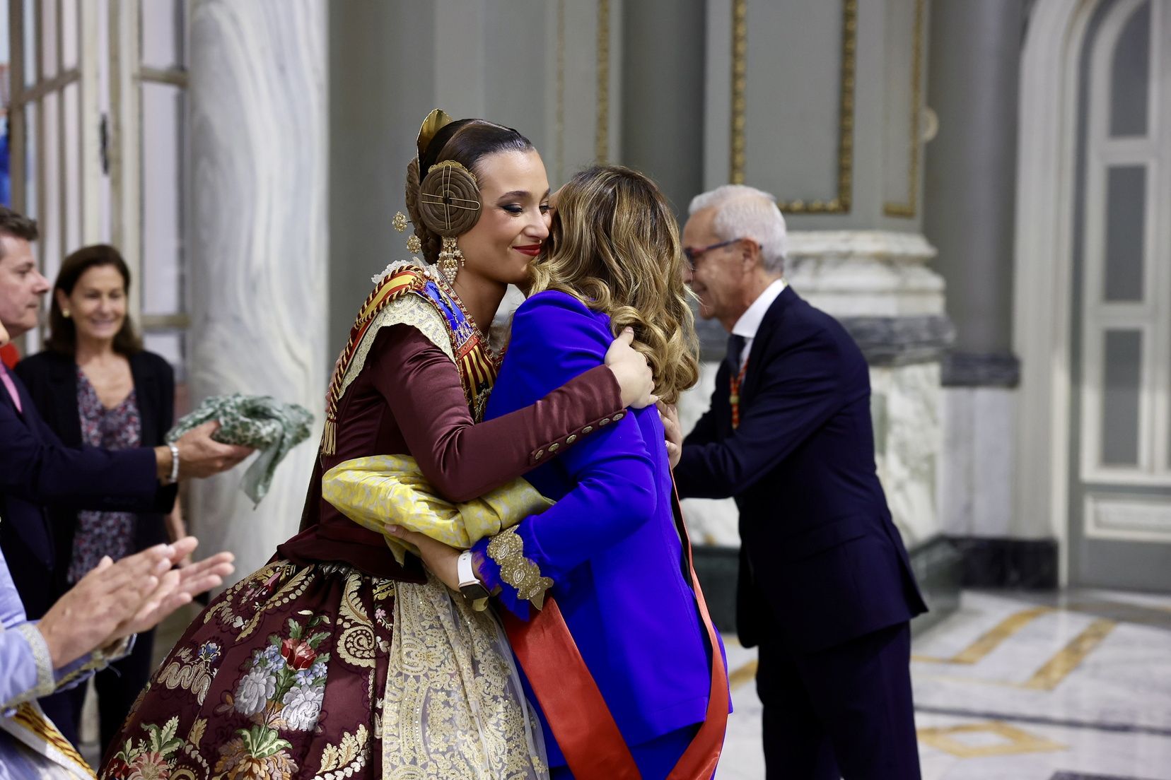 Balcón y "mocaorà" en la despedida de Berta Peiró y la corte 2025