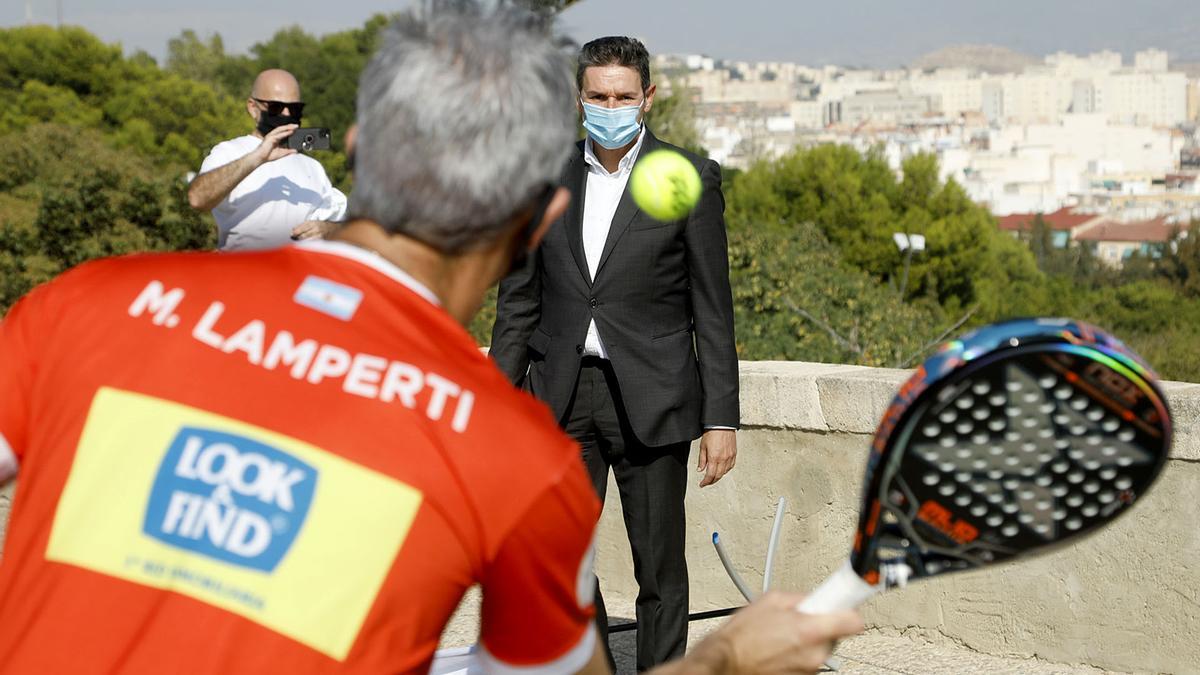 El concejal de Deportes, José Luis Berenguer, asiste a la presentación del World Padel Tour-Alicante