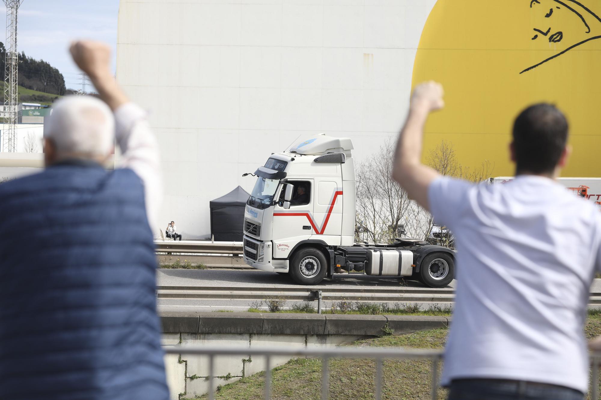 EN IMÁGENES: Así está siendo el paro del transporte en Asturias