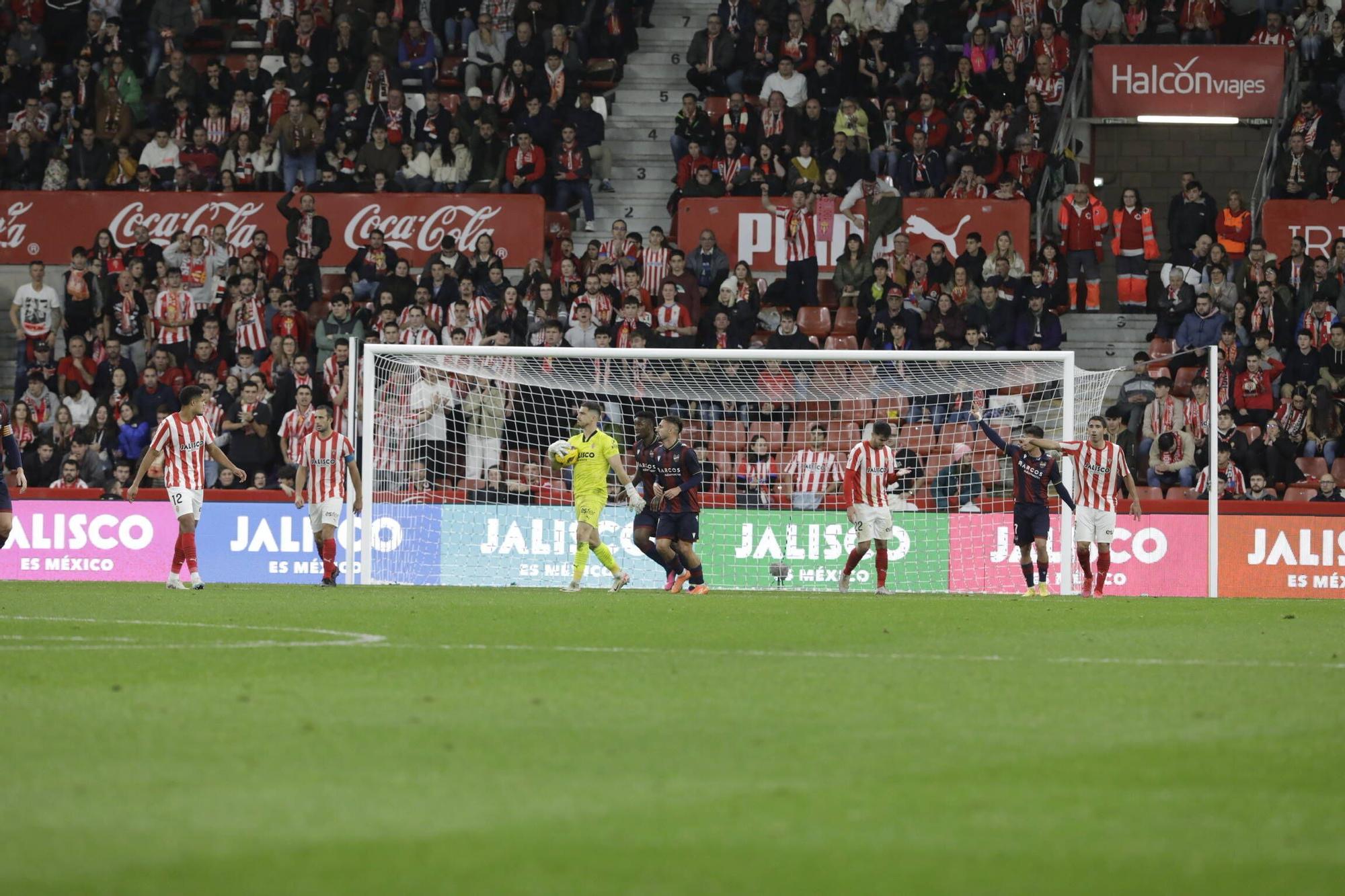 EN IMÁGENES: Partido y ambientazo en el Sporting-Levante