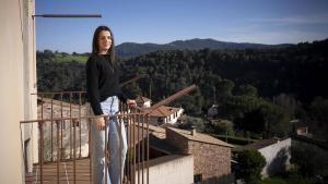 «Al poble som com una família»: La Mariona, el Pol i l’Agustí, tres joves que revitalitzen un municipi rural de Barcelona