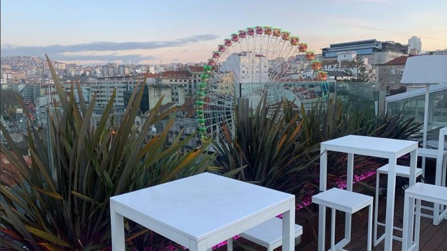 Vista de la noria de la Navidad de Vigo desde el hotel Nagari.