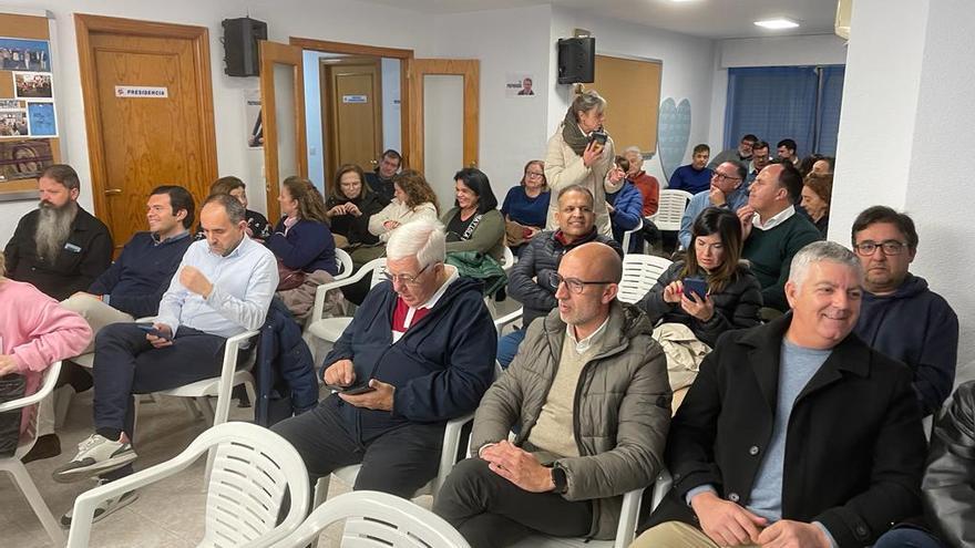 Reunión ordinaria del PP local en la que se anunció la reestructuración