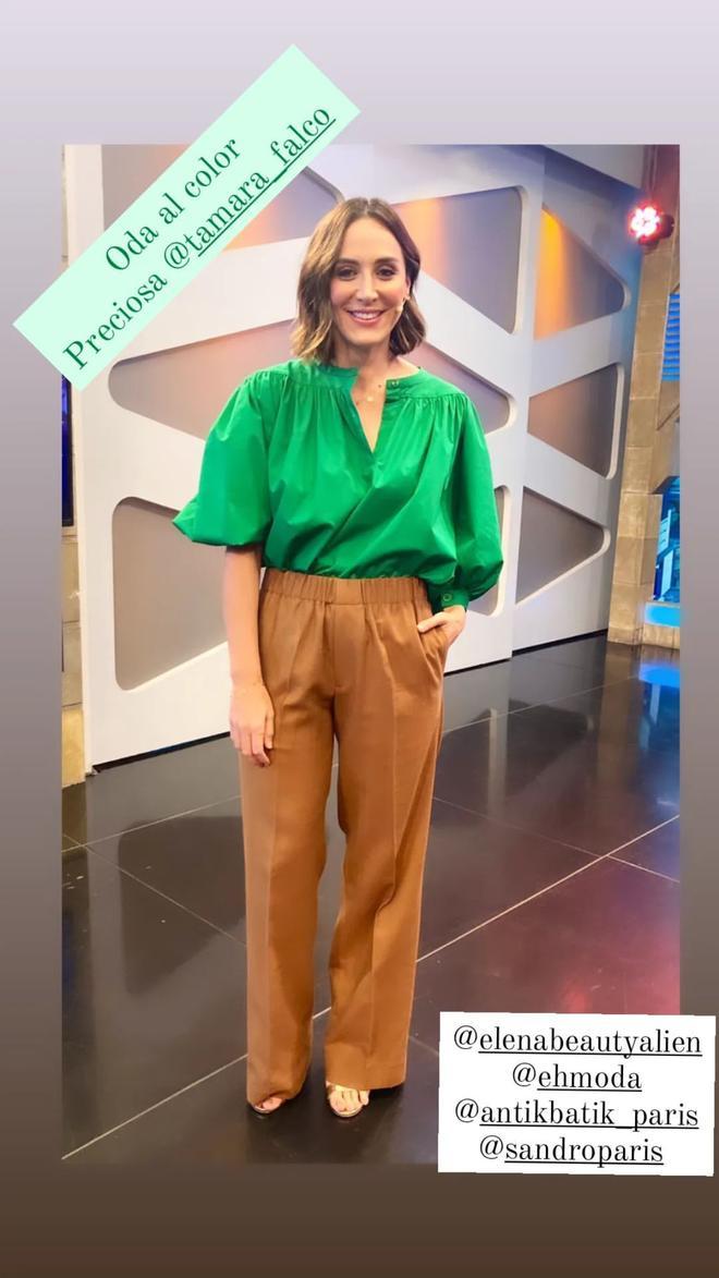 Tamara Falcó, con una blusa y un pantalón de popelín