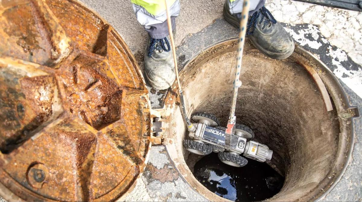 Cámaras para supervisar el alcantarillado de Paiporta.