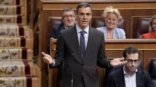 Sánchez acusa al PP de dar "patadas" a la Constitución en el pacto con Vox en Extremadura y Feijóo insiste en la subida de impuestos