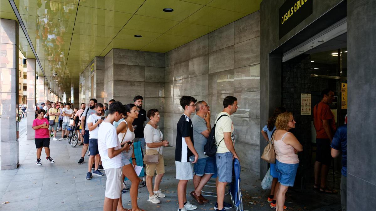 Los jóvenes menores de 26 años tendrán su abono a mitad de precio para el Estadio de la Cerámica en el nuevo curso.