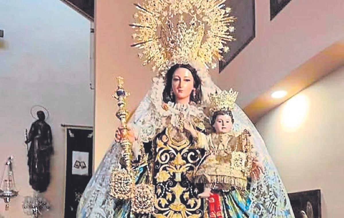 Detalle de la Vigen del Carmen, patrona de Los Boliches.