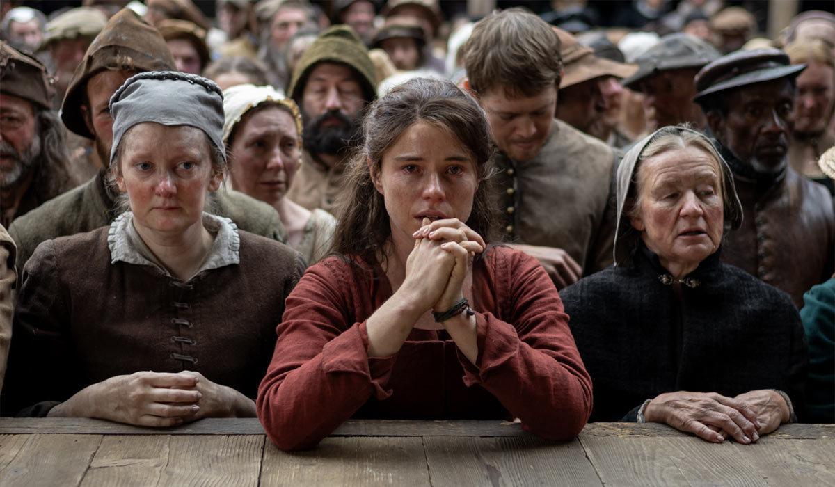 La actriz Jessie Bucley en una escena de 'Hamnet'.