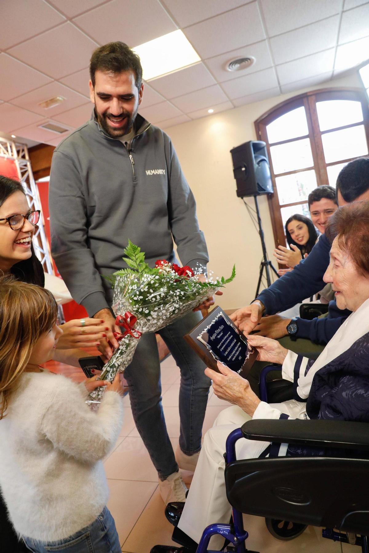 Maricuela, la histórica socialista, homenajeada en Avilés