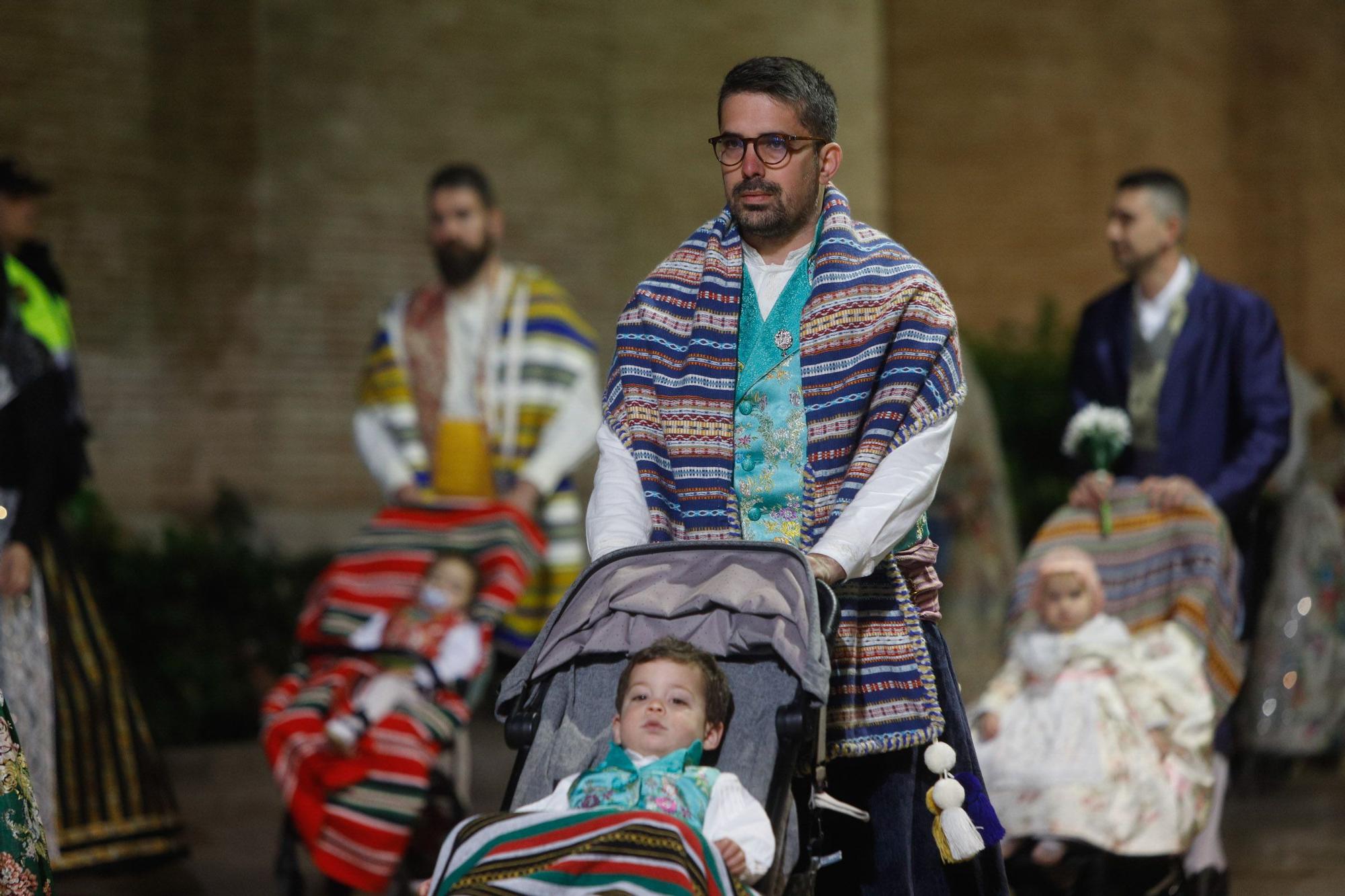 Búscate en el segundo día de la Ofrenda en la calle San Vicente entre las 23 y las 00 horas