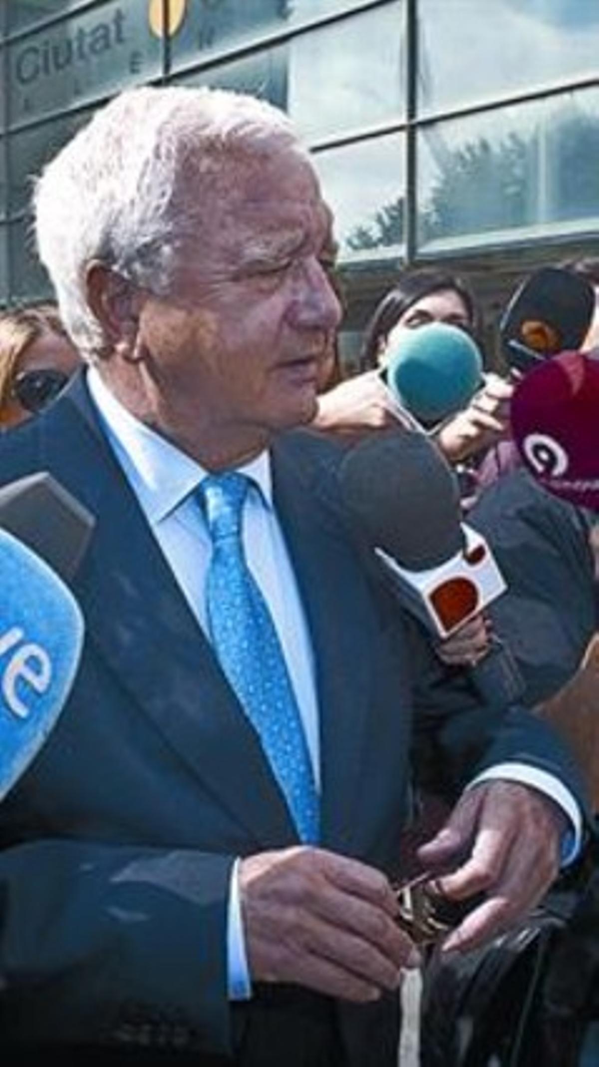 Francisco Roig. Francisco Roig.