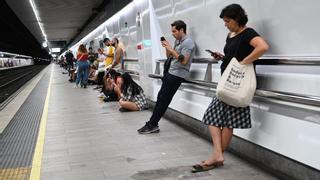 Caos en Rodalies tras la avería que ha dejado toda Catalunya sin trenes