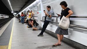 Reparada l’avaria que ha deixat tot Catalunya sense trens en plena hora punta