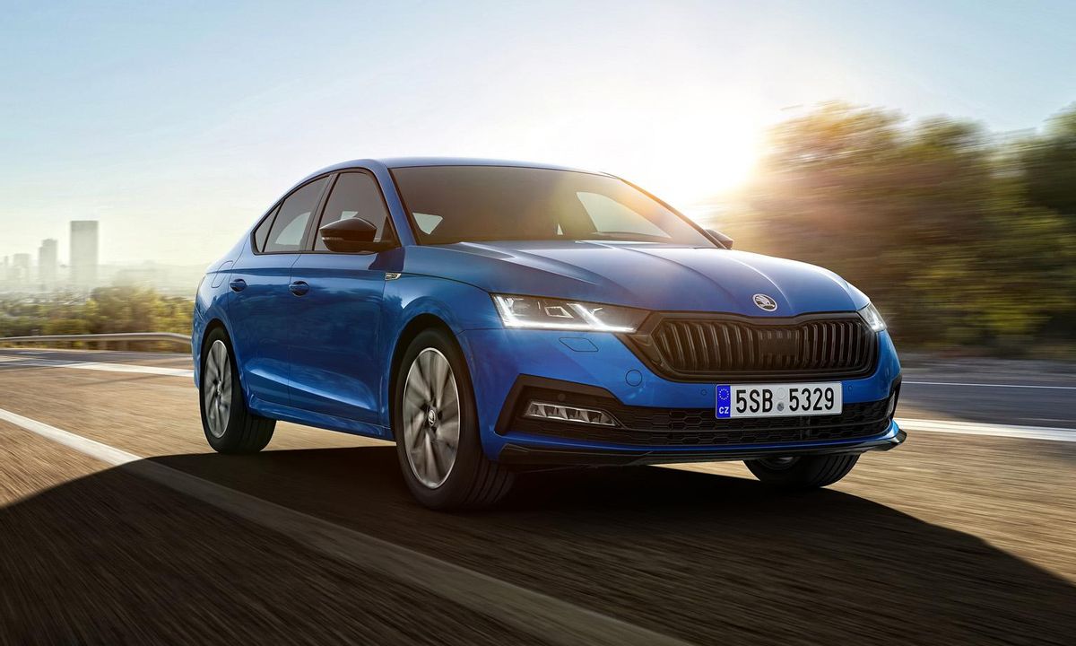 El Octavia iV híbrido enchufable también está incluido en la promoción de Škoda J.R. Valle con un descuento de 11.900€.