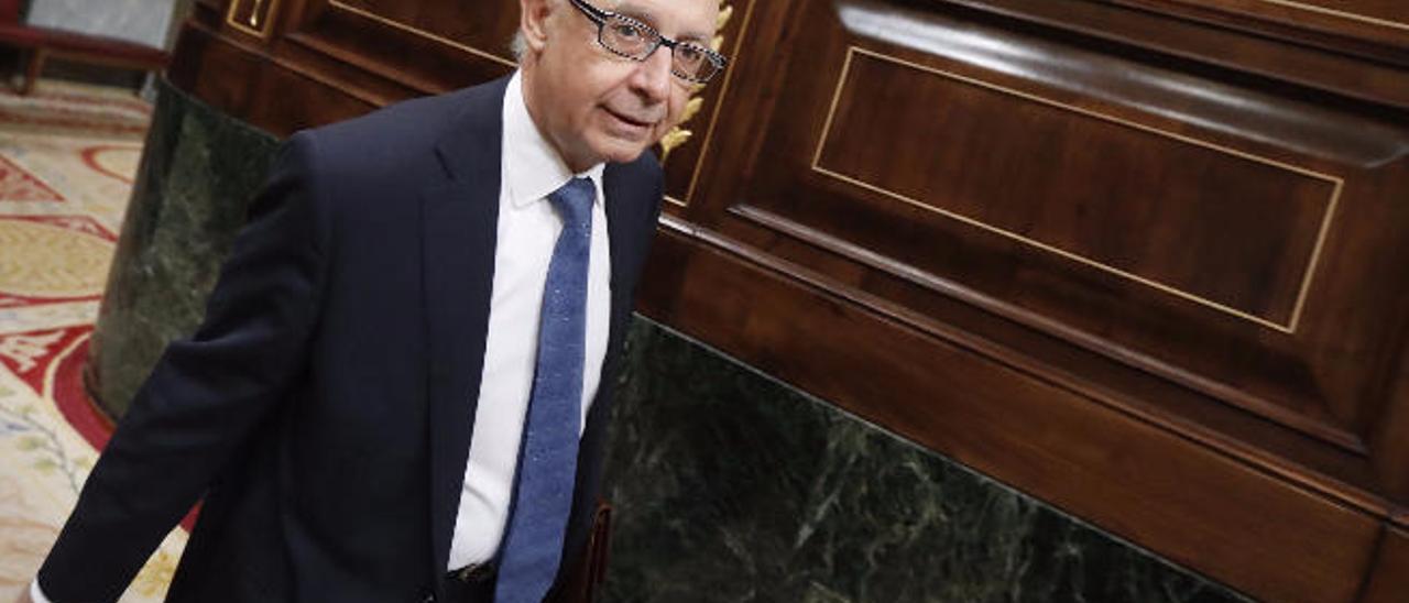 Montoro asume que es &quot;de justicia&quot; subir las ayudas aéreas entre las islas