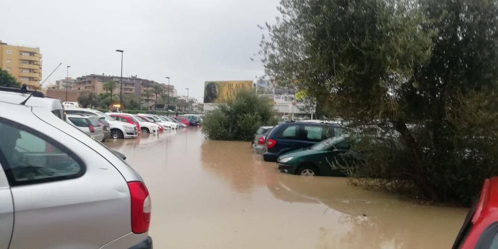 Caos y calles inundadas en Ibiza por la lluvia (27 agosto 2019)