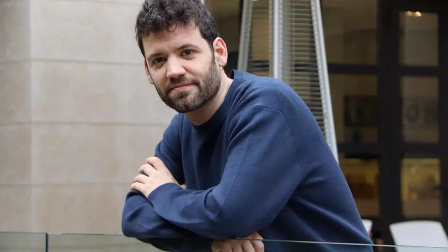 Arià Paco guanya el Premi Llibres Anagrama de Novel·la amb 'Teoria del joc'