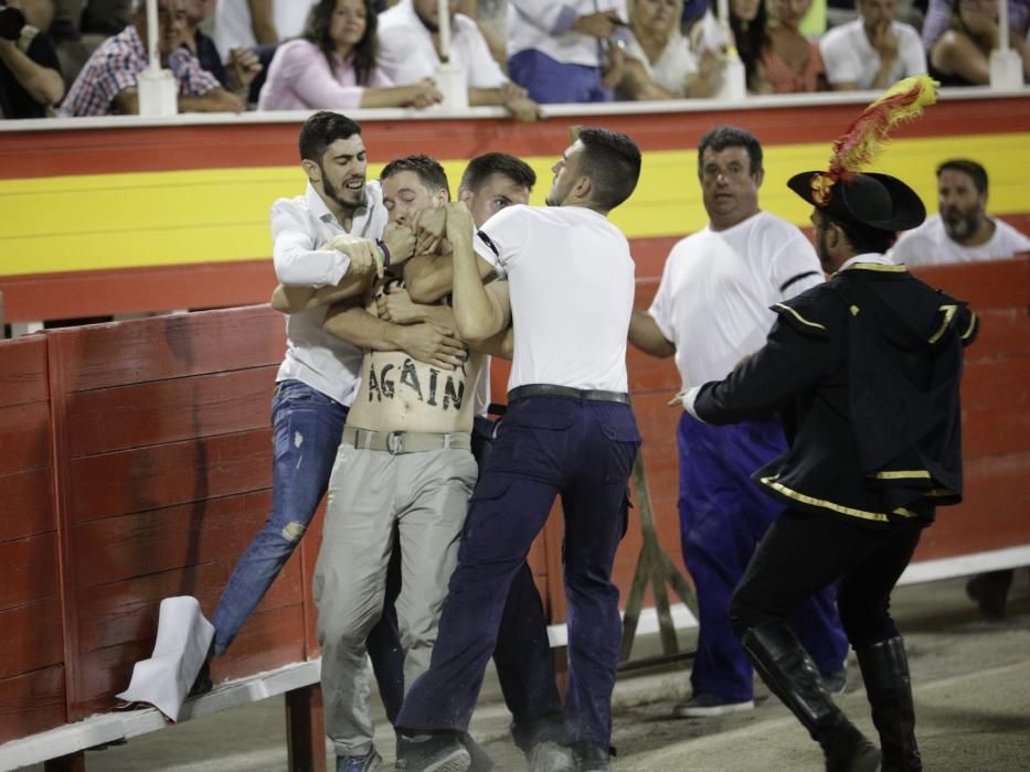 Protest und Jubel - so lief der Stierkampf auf Mallorca ab