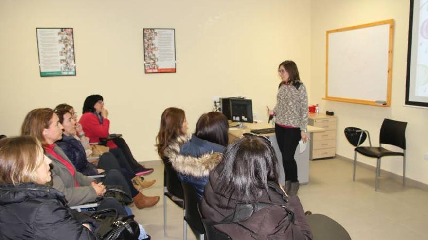 Educación prepara una nueva edición de la Escuela de Padres