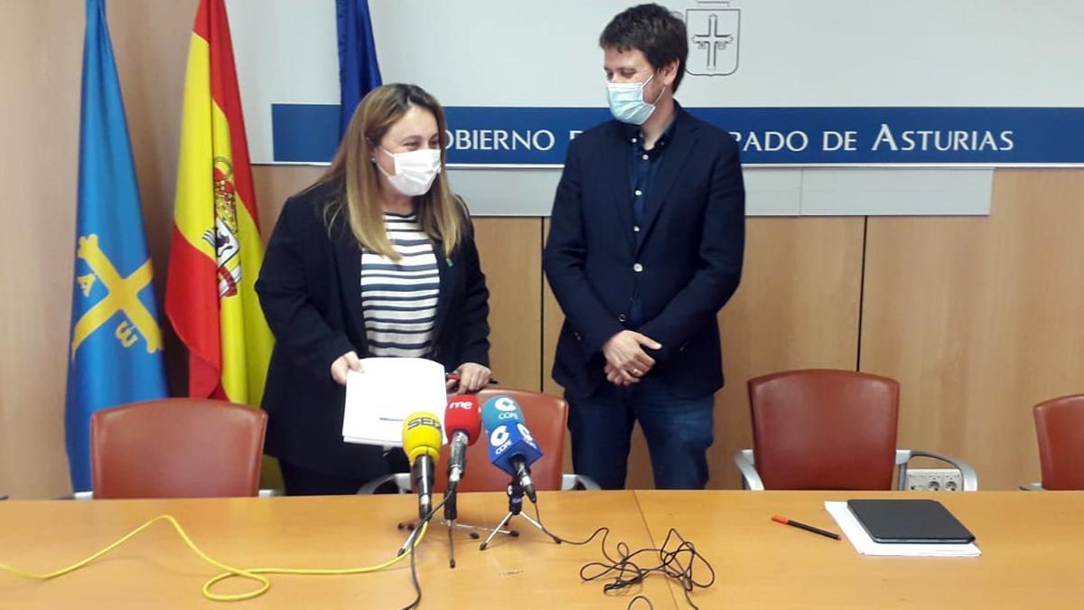 La Consejera y el director general, en rueda de prensa esta mañana