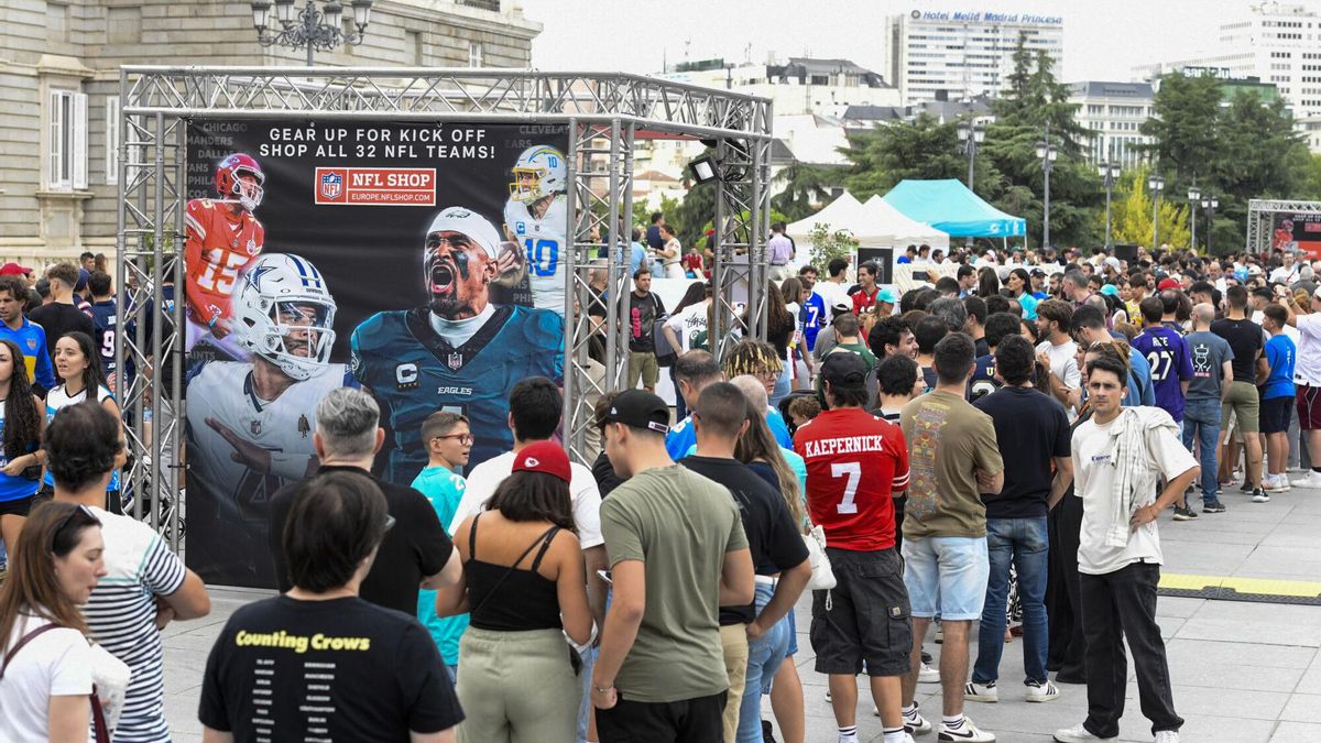La NFL da comienzo a la temporada a los pies del Palacio Real de Madrid antes de llegar al Bernabéu
