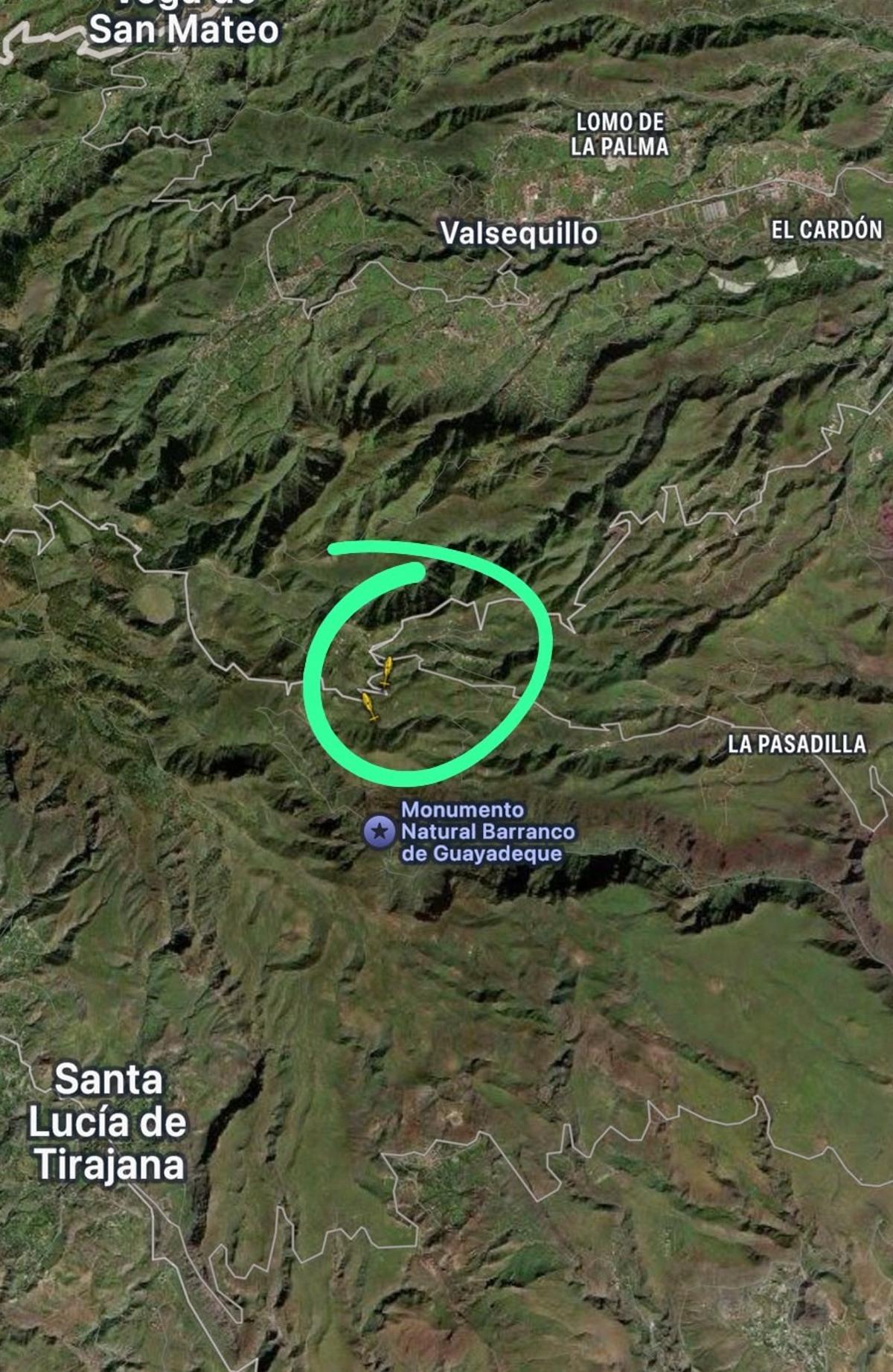 Así sobrevuelan los helicópteros el lugar del conato.