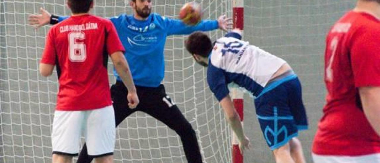 El Handbol Xàtiva logra una ajustada victoria ante el Comenius