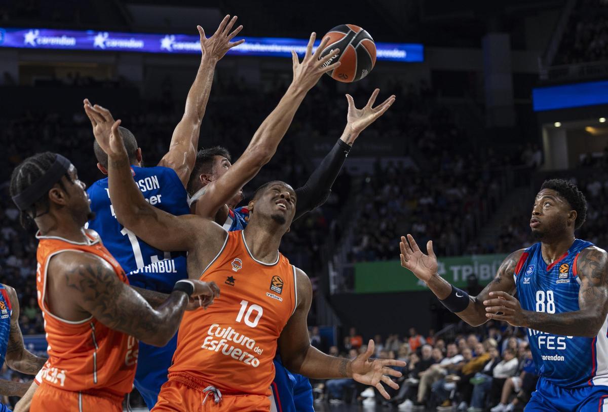 Damien Inglis, el máximo anotador del partido para el Valencia BC con 13 puntos