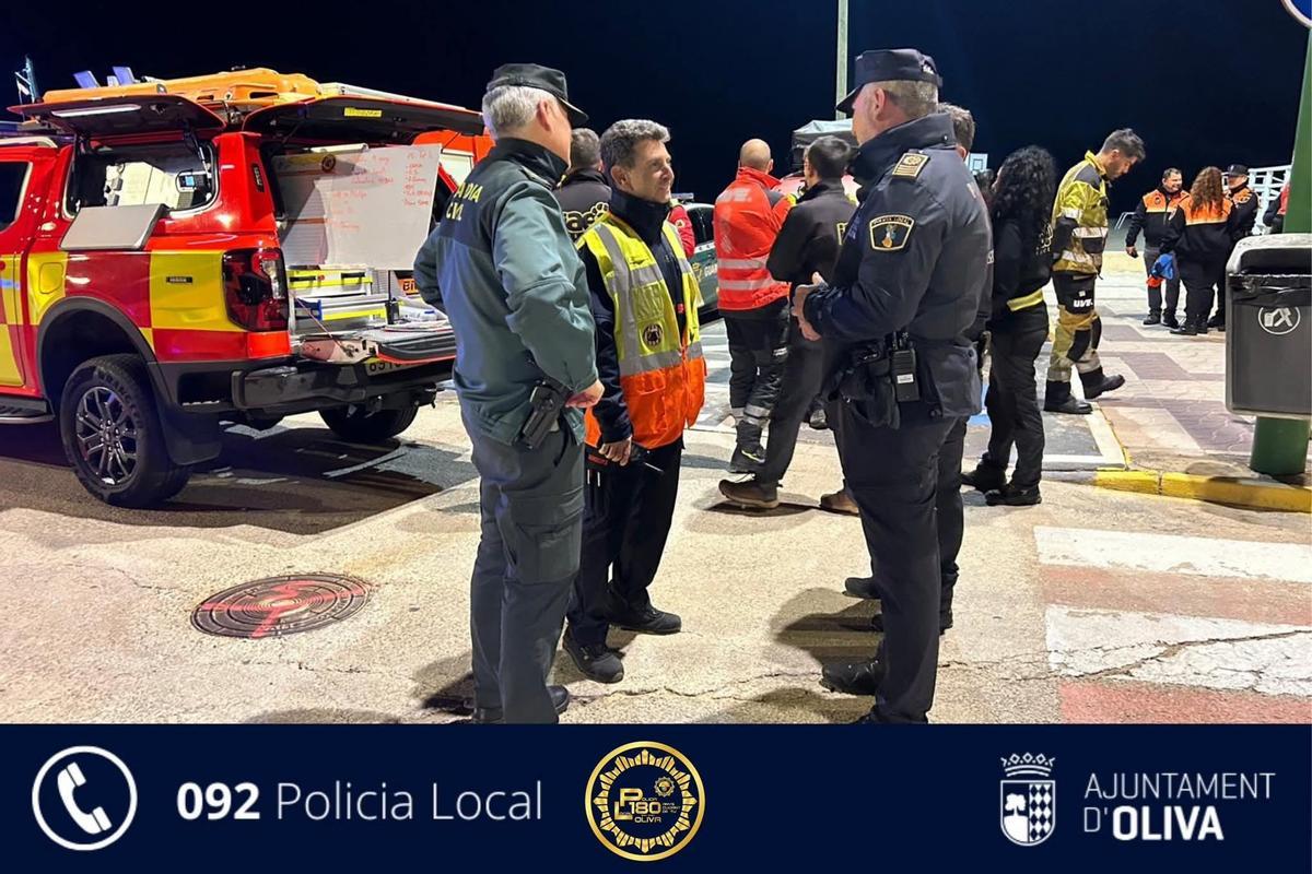 Dispositivo de búsqueda que ha trabajado para localizar al menor desparecido en Oliva.