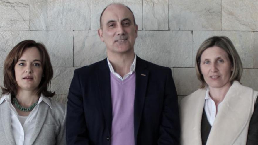 Susana Rodríguez, Antonio Valle e Isabel Piñeiro, integrantes del Giped.   | // L.O.