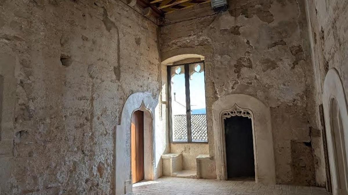 Sala de la primera planta del Castell-Palau de Llutxent que será rehabilitada.