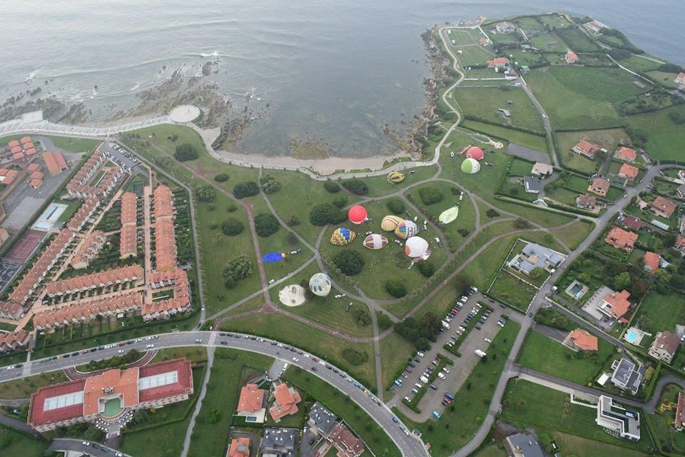 Regata de globos en Gijón