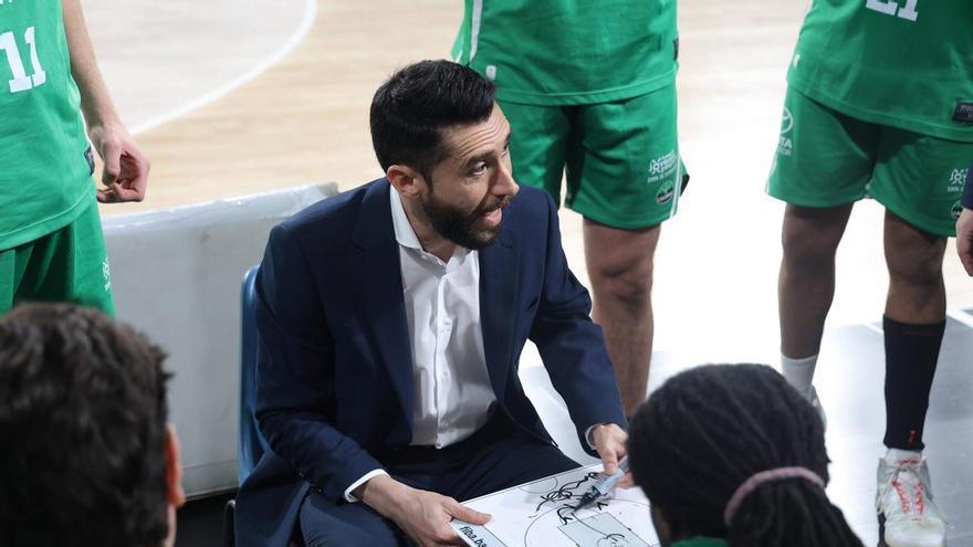 El Cáceres paladea el triunfo de prestigio en Sevilla y piensa en el Jaén