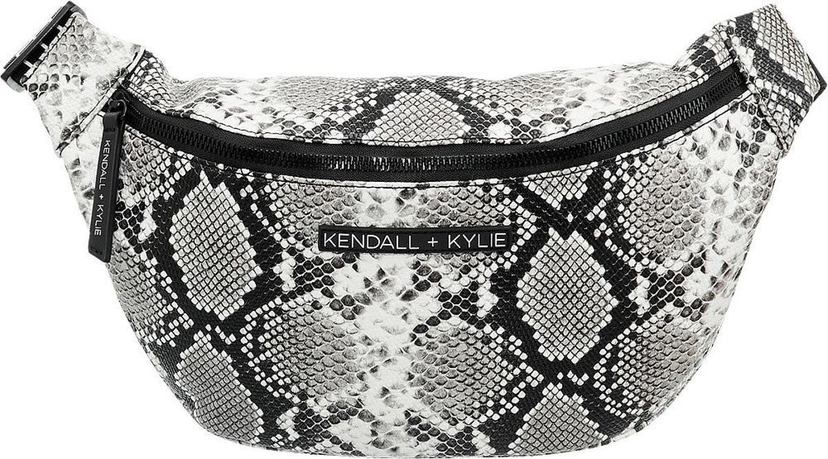 Riñonera con estampado de serpiente Kendall + Kylie para Deichmann (Precio: 19,90 euros) Riñonera con estampado de serpiente Kendall + Kylie para Deichmann (Precio: 19,90 euros)