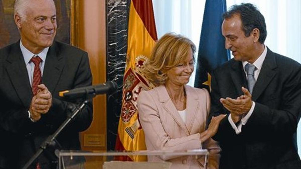 La ministra Salgado, con los secretarios de Estado de Economía, Campa (izda.) y Hacienda, López Carbajo.