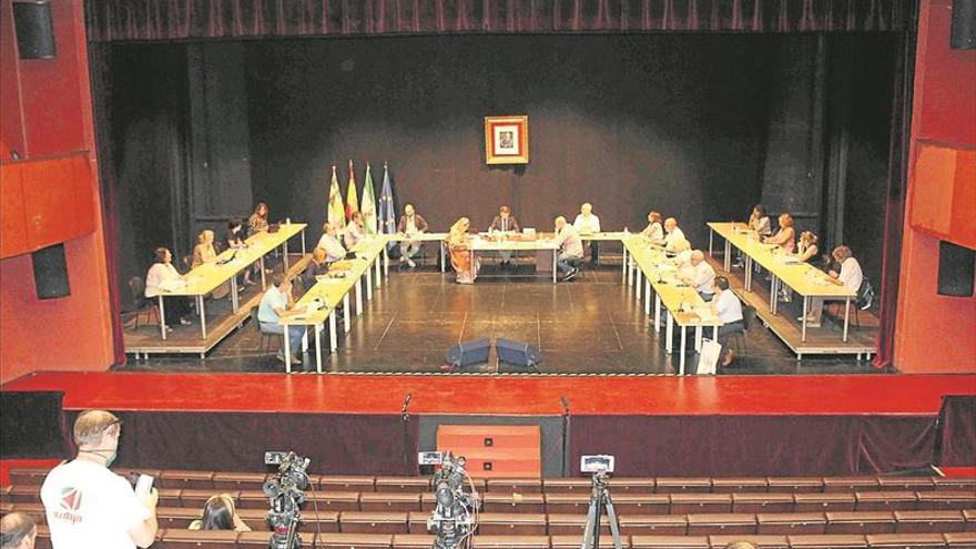 El Pleno pide que la Junta gestione el Centro de Participación Activa