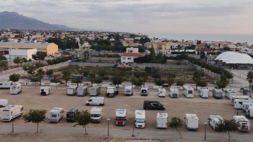 Vinaròs desalojará la &quot;acampada alegal&quot; de caravanas en Fora Forat