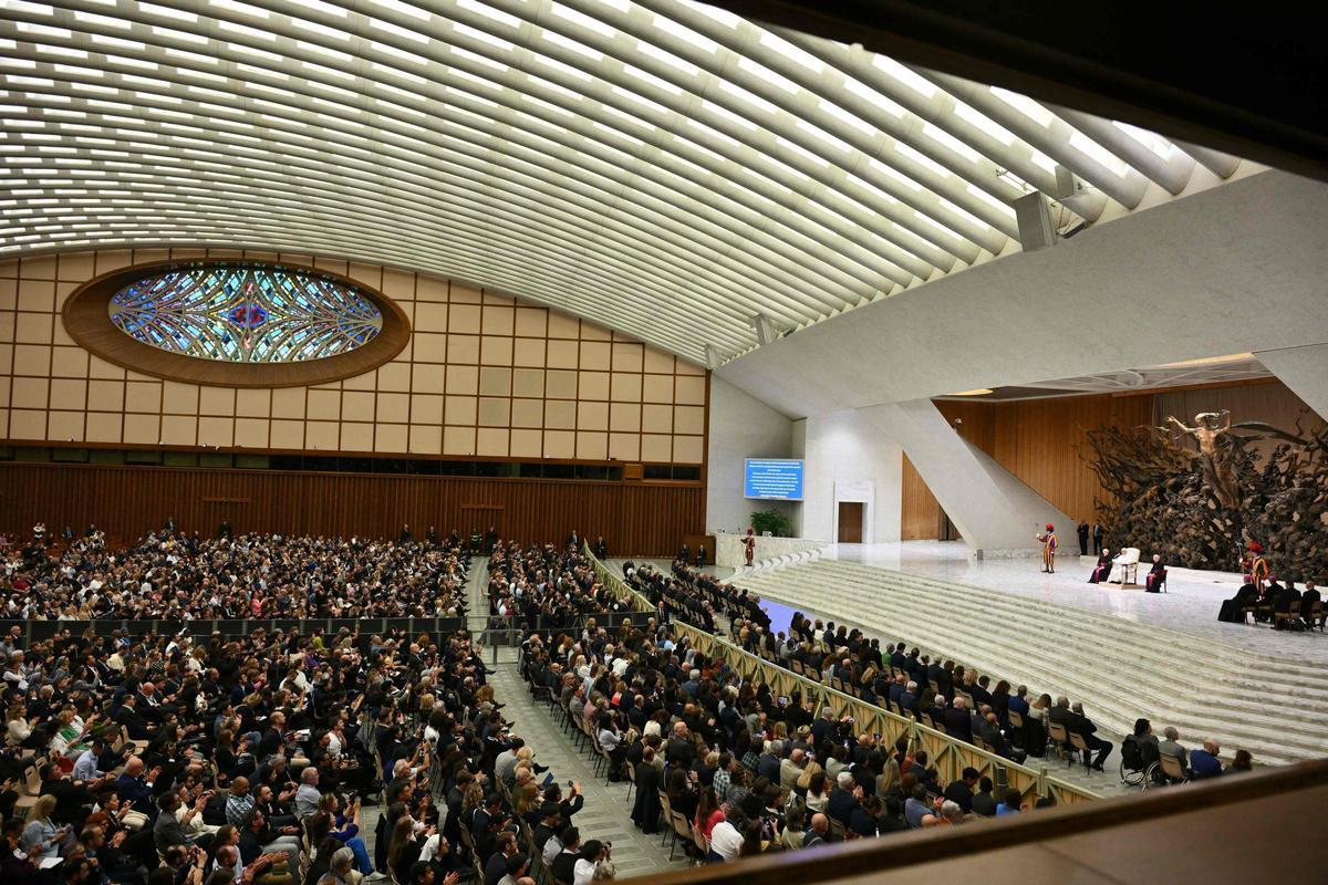 El papa León XIV se reúne con los periodistas en El Vaticano
