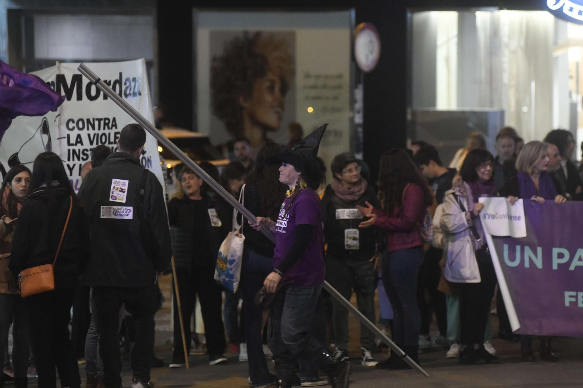 Las imágenes de la manifestación contra la violencia machista en Murcia