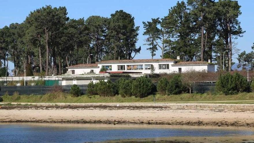 Las instalaciones actuales del Beach Club, adquirido por Golf La Toja. // Muñiz