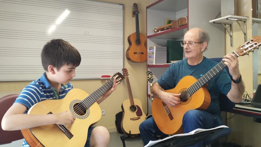 Así son las clases en la Escuela Municipal de Música de Llanera