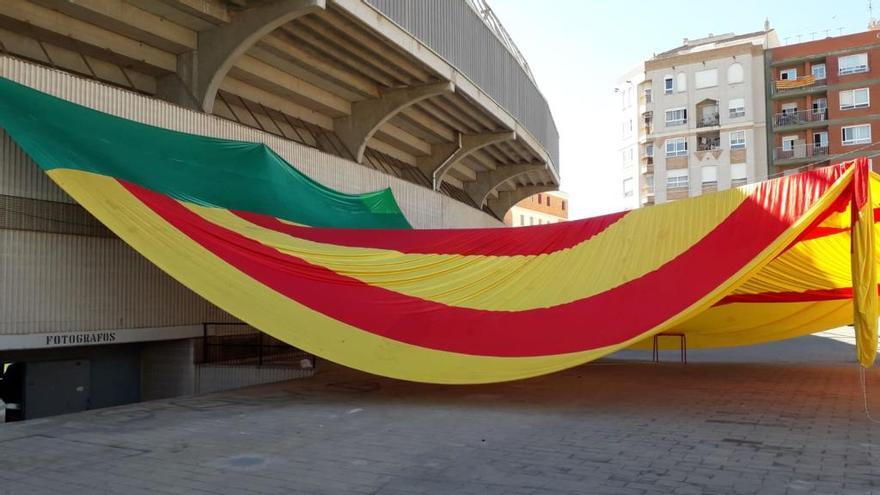 Bandera de Castelló en la zona de Tribuna. Foto: Juan F. Roca