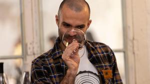 El Master of Wine Álvaro Ribalta, en la feria Vinos Off The Record celebrada en febrero en Barcelona.