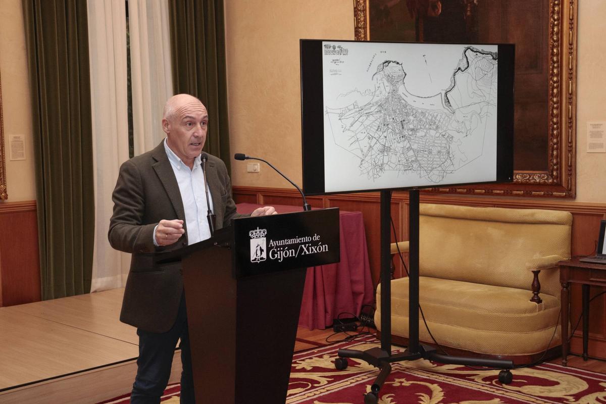 El concejal Abel Junquera, en un acto en el salón de recepciones del Ayuntamiento.