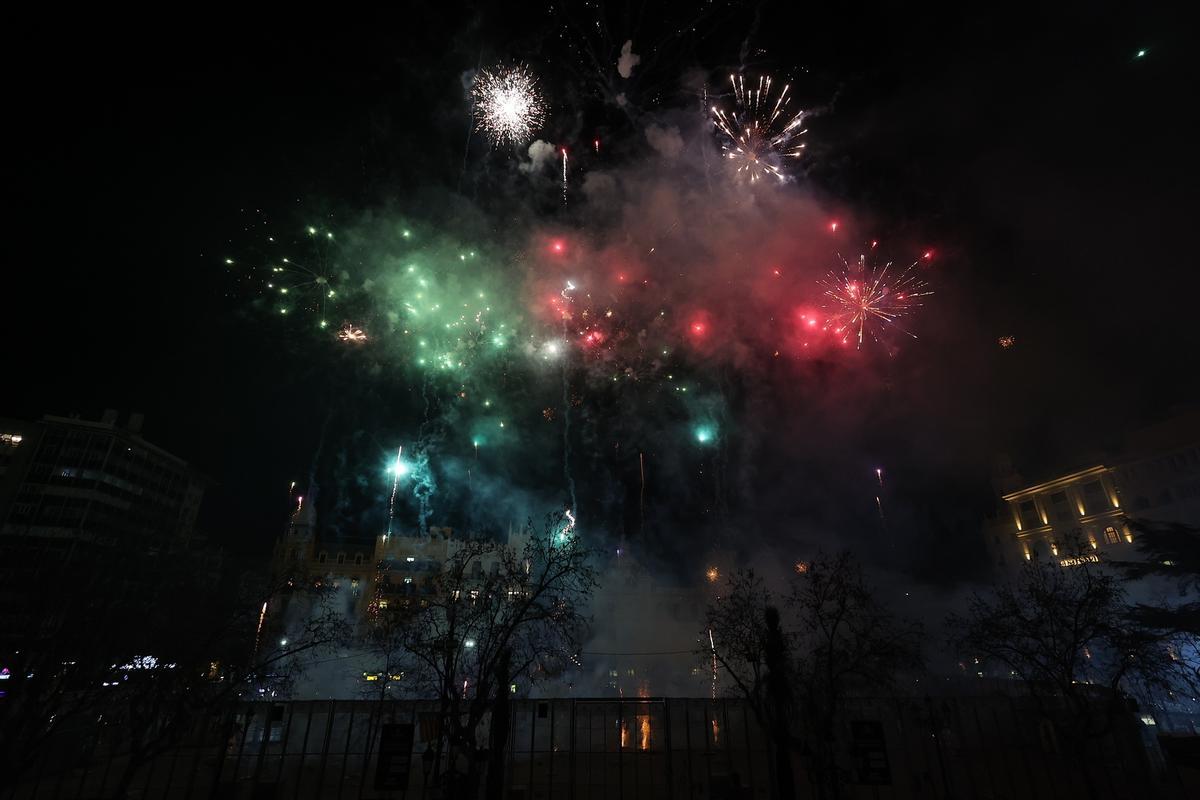 El castillo del sábado 7 de las Fallas 2026, en imágenes