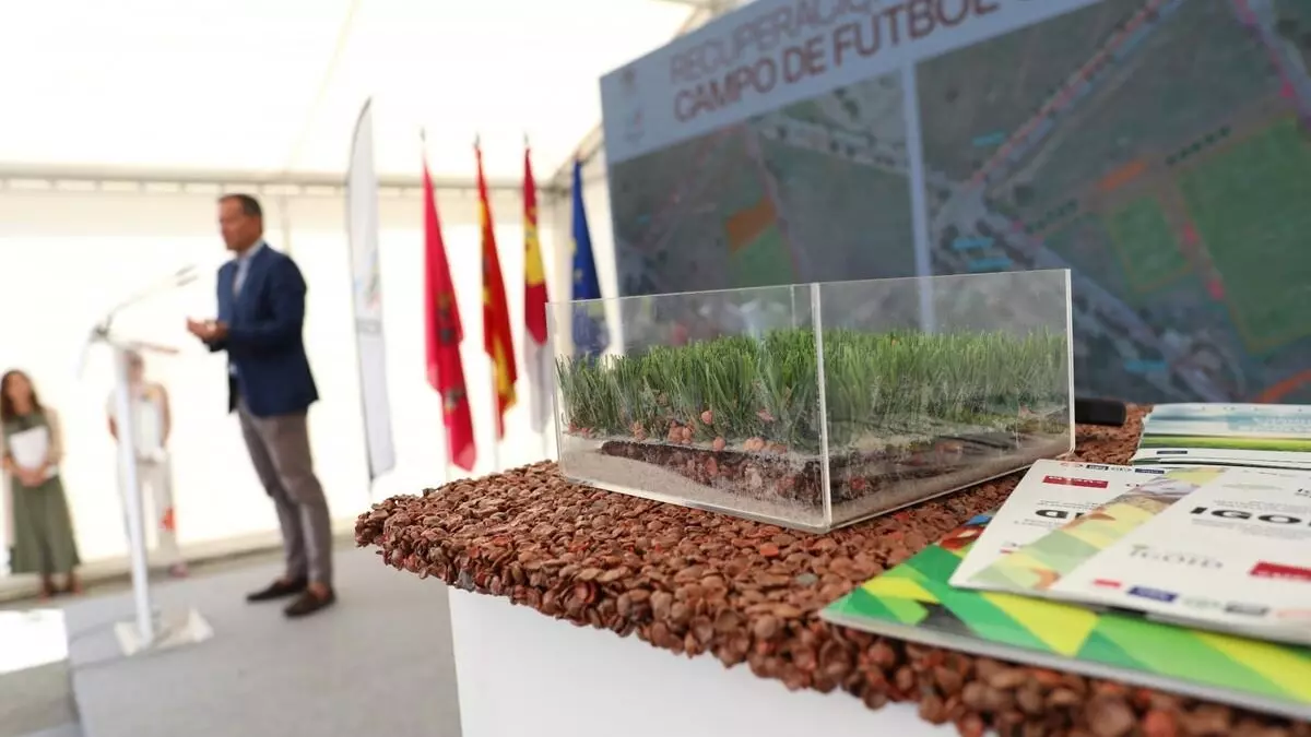 Toledo quiere que el Carlos III sea "el campo de fútbol más sostenible del mundo"