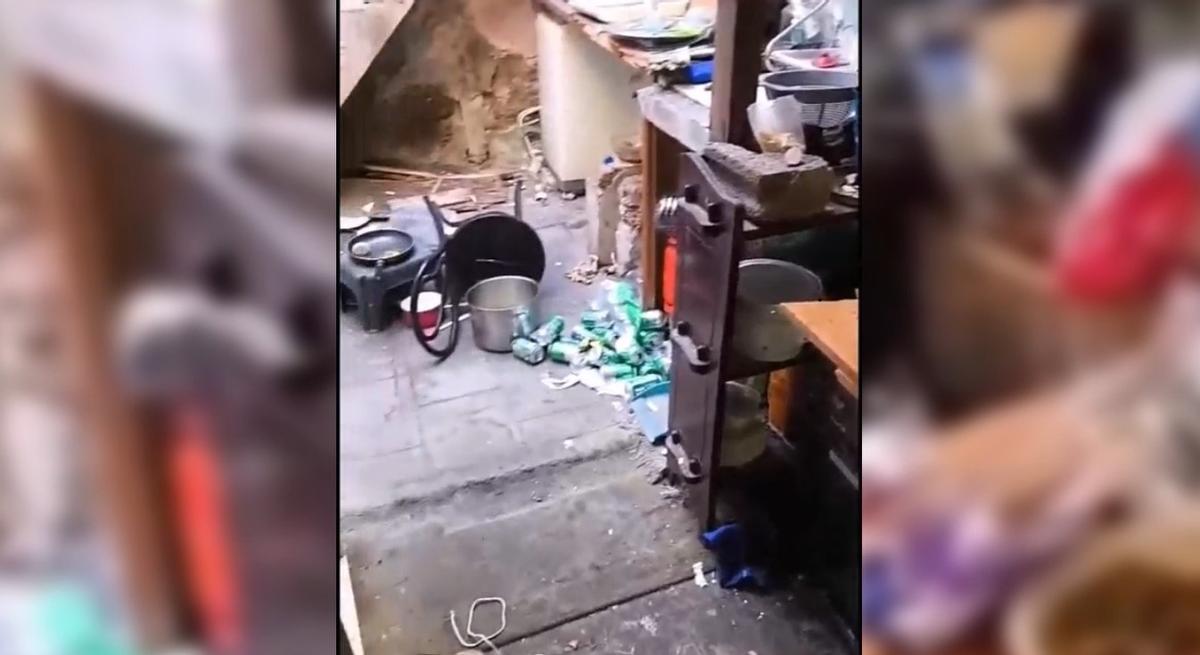 La vivienda okupada llena de basura