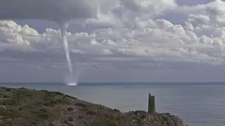 Cabañuelas en Castellón: Predicen frío y fuertes lluvias hasta final de mes y un convulso 2023 con "varios tornados"