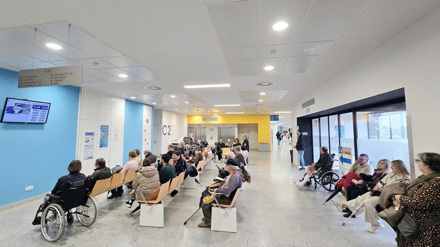 Recupera 400 euros perdidos en el Álvaro Cunqueiro tras ser localizada por las cámaras la persona que los cogió del suelo